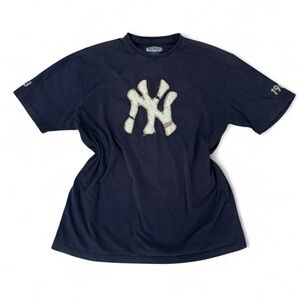 Red Jacket Navy New York Yankees Graphic Crewneck Tee - Vintage Look